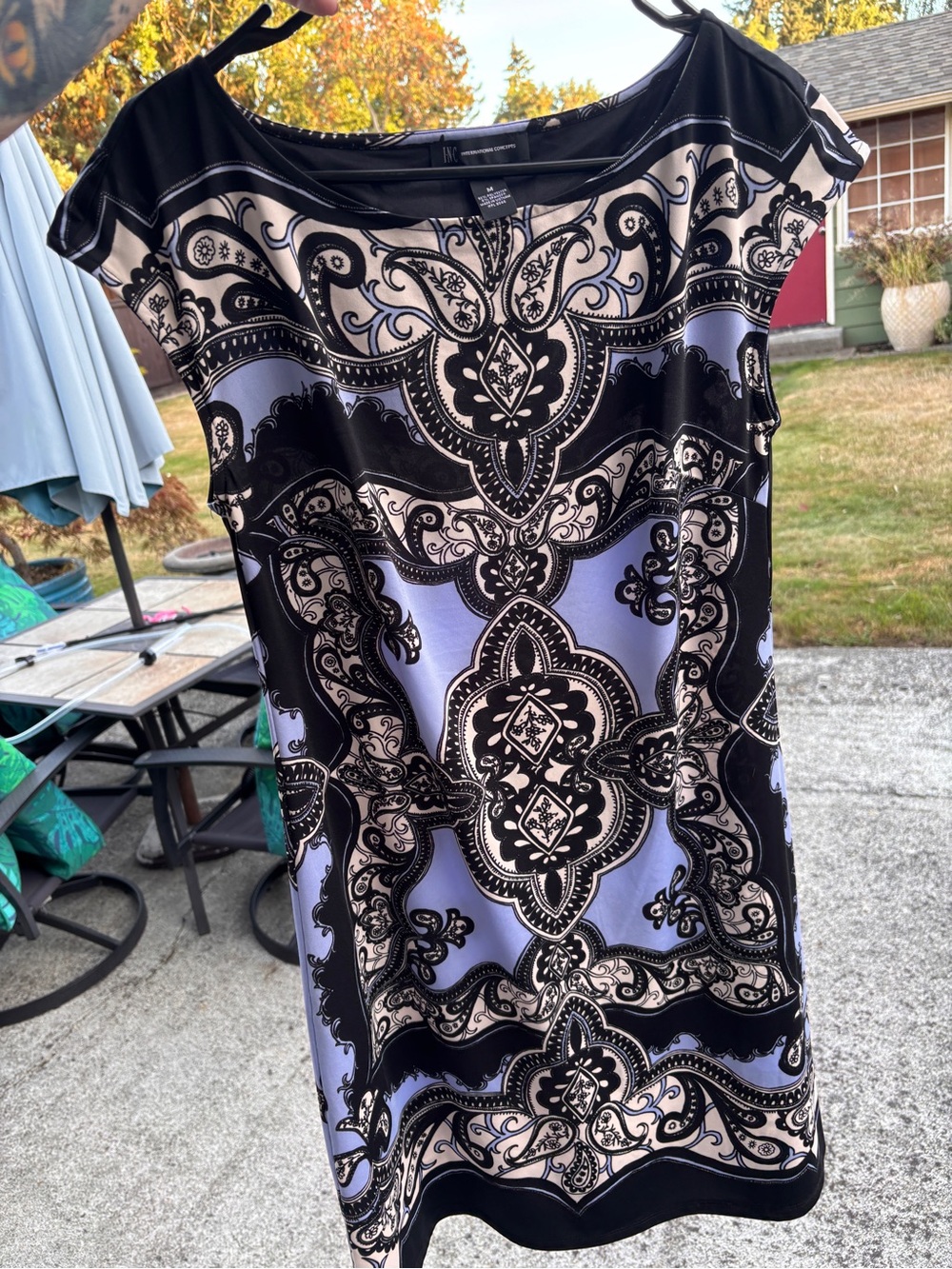 International Concepts Black & Lavender Printed Cap-Sleeve Dress. Size Medium